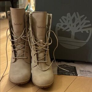 Timberland Earthkeepers Women's Lace-Up Beige Boots